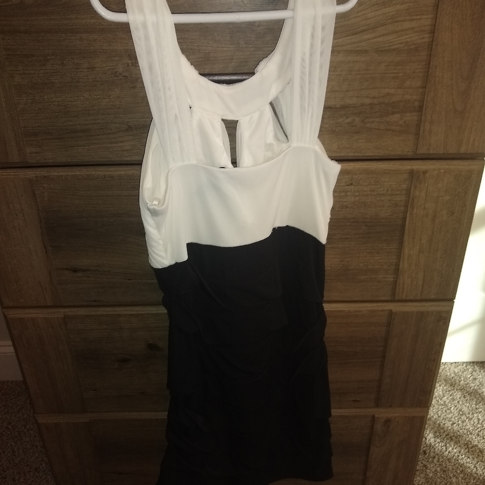 Short formal dress - Picture 2 of 2